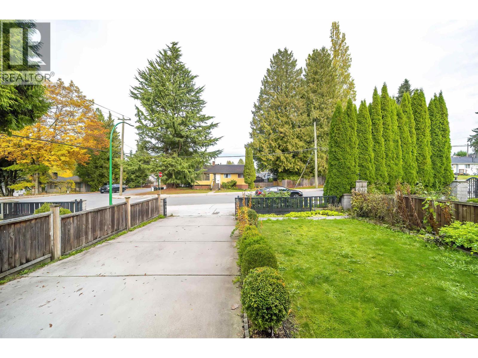 7553 Newcombe Street, Burnaby, British Columbia  V3N 3V7 - Photo 3 - R3063415