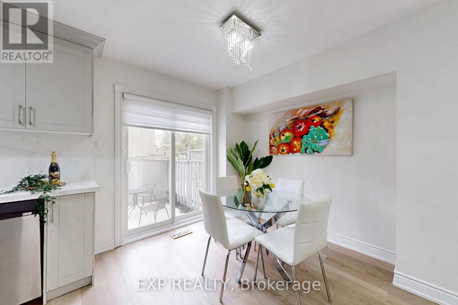 306 Morningmist Street S, Brampton, Ontario  L6R 2B9 - Photo 13 - W12525352