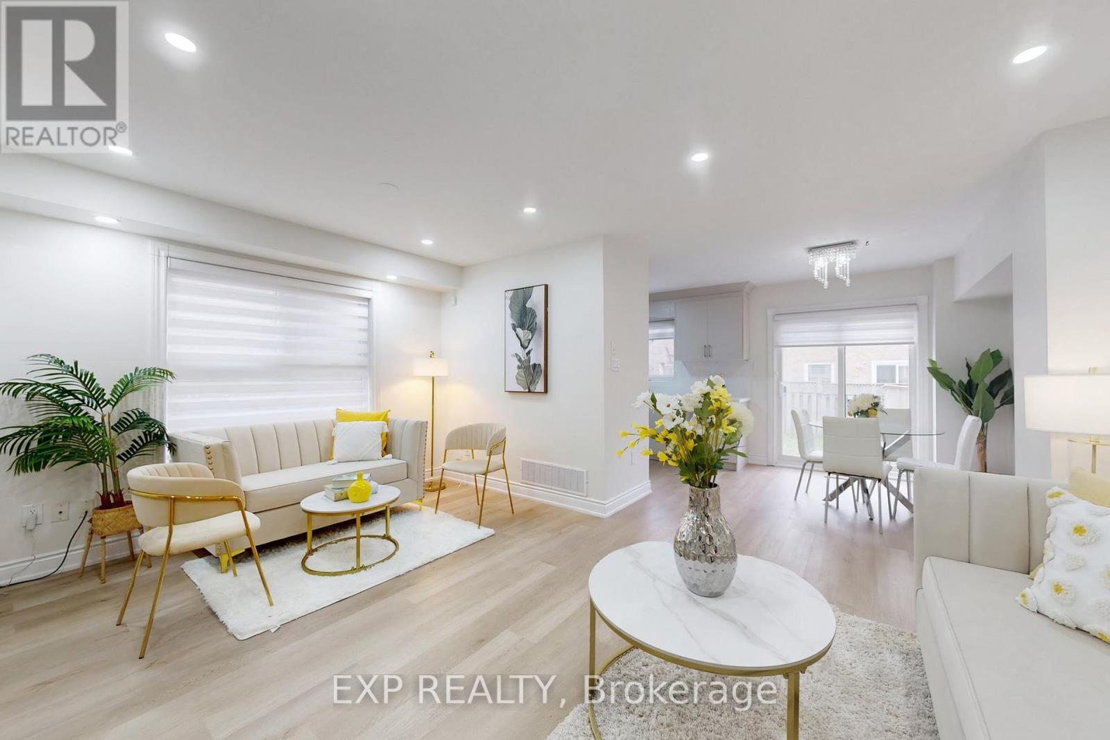 306 Morningmist Street S, Brampton, Ontario  L6R 2B9 - Photo 5 - W12525352