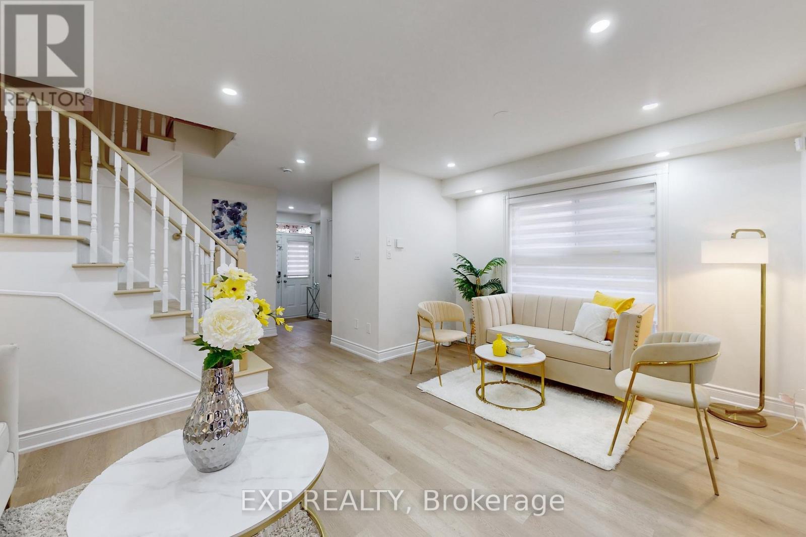 306 Morningmist Street S, Brampton, Ontario  L6R 2B9 - Photo 6 - W12525352