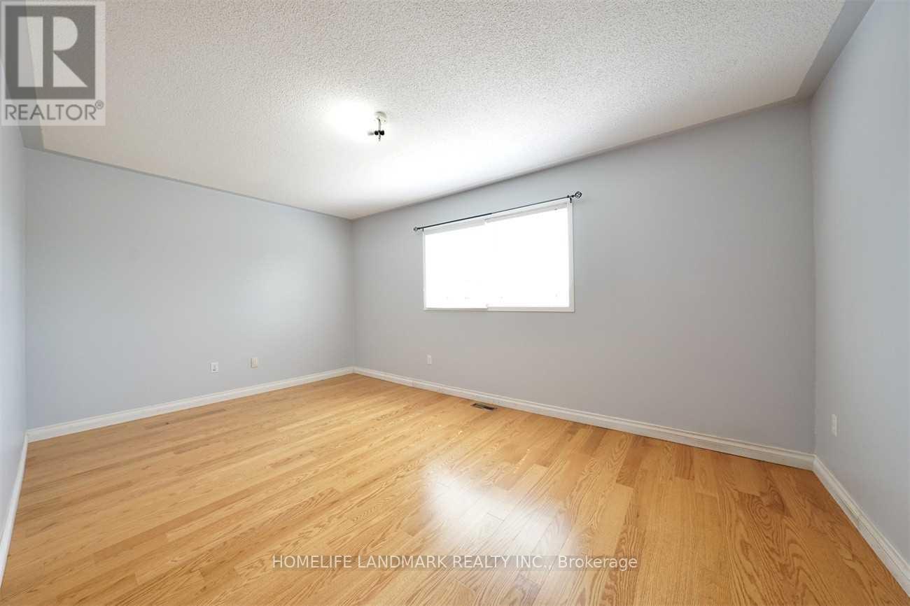 38 Sloan Drive, Milton, Ontario  L9T 5P7 - Photo 10 - W12525354