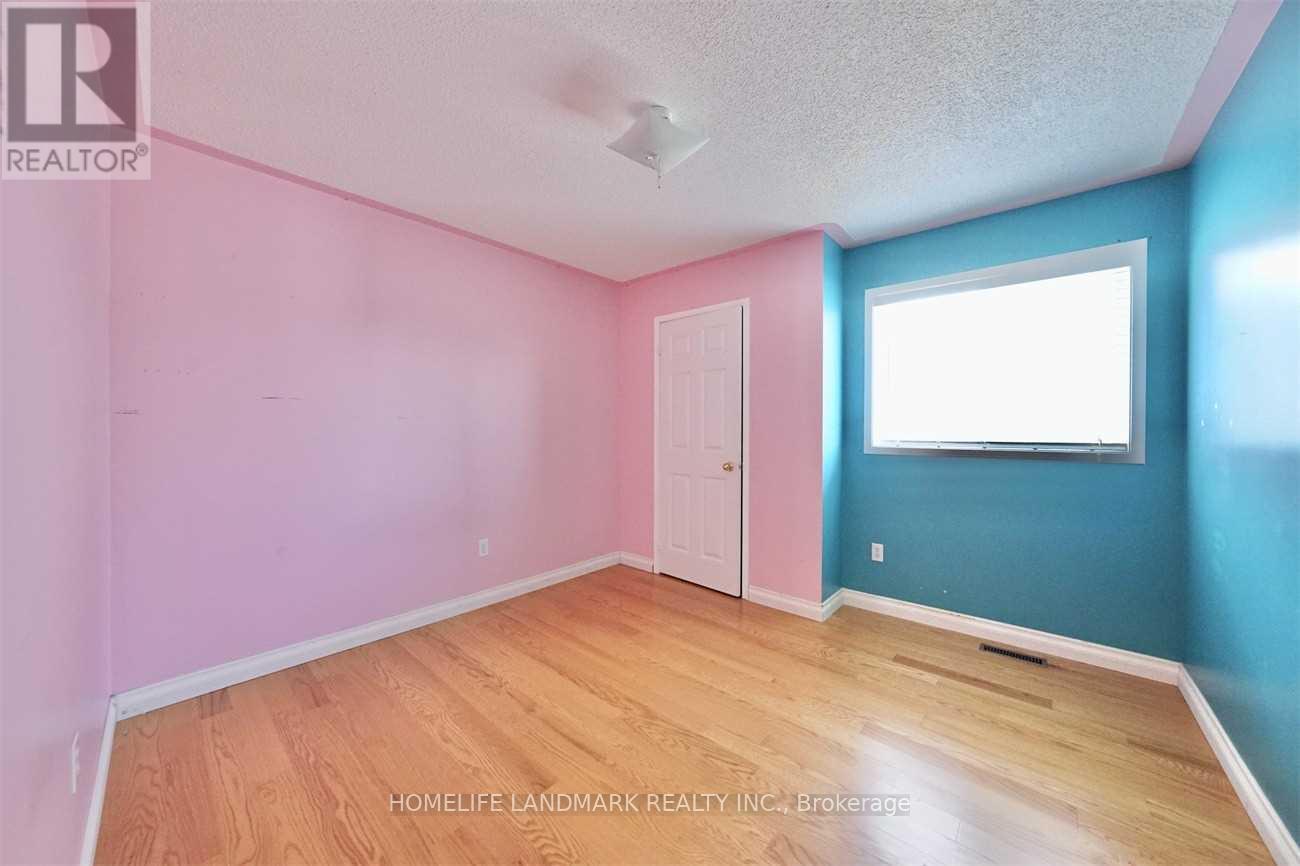 38 Sloan Drive, Milton, Ontario  L9T 5P7 - Photo 12 - W12525354