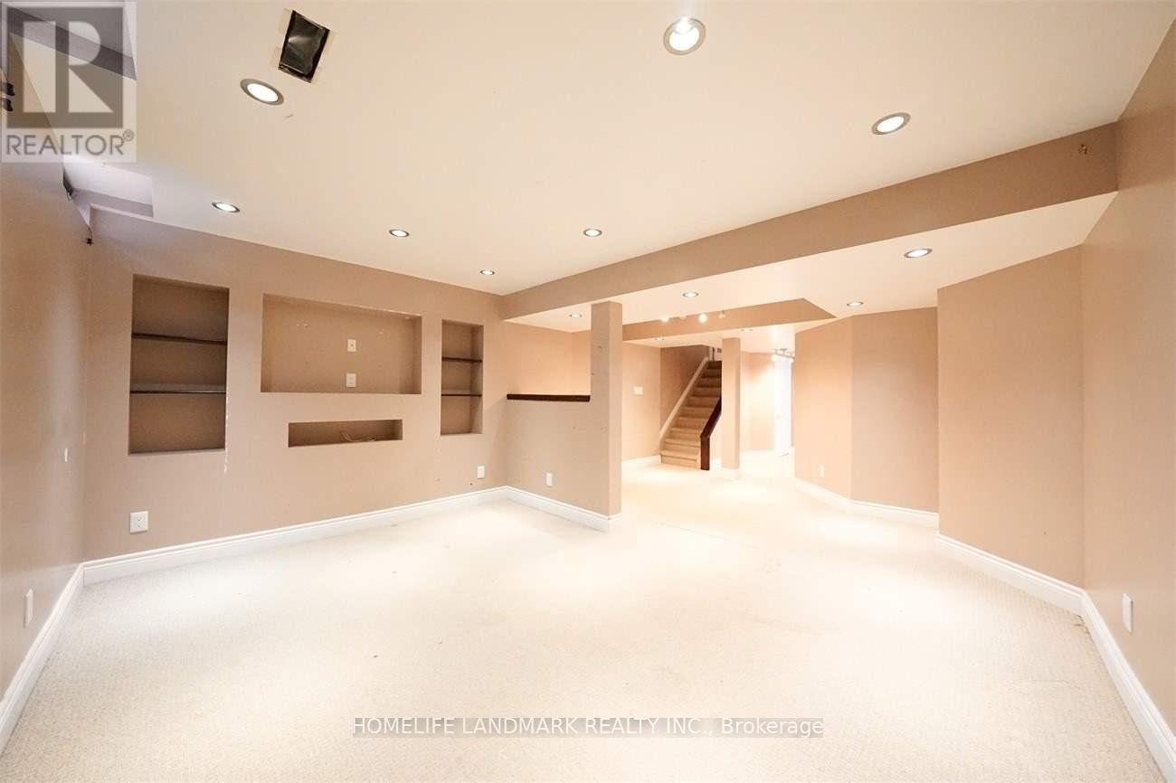 38 Sloan Drive, Milton, Ontario  L9T 5P7 - Photo 18 - W12525354