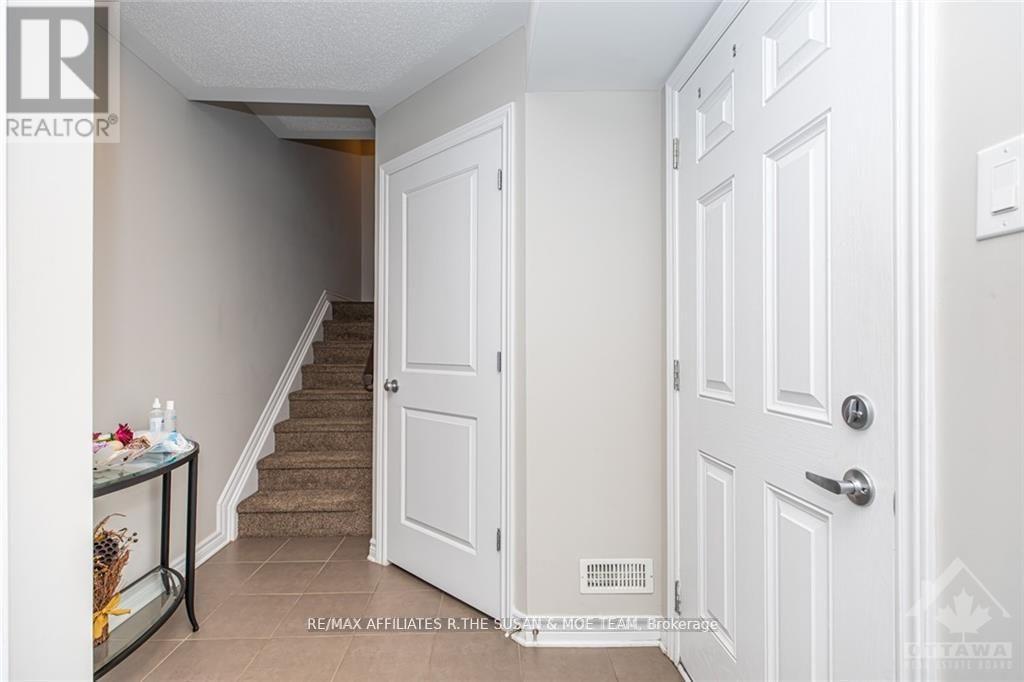 327 Citrine Street, Ottawa, Ontario K4A 0T7 - Photo 4 - X12525438
