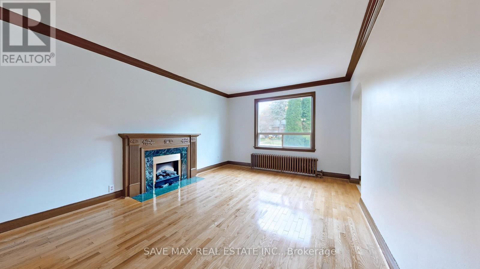 196 South Kingsway, Toronto, Ontario  M6S 3T7 - Photo 11 - W12466568