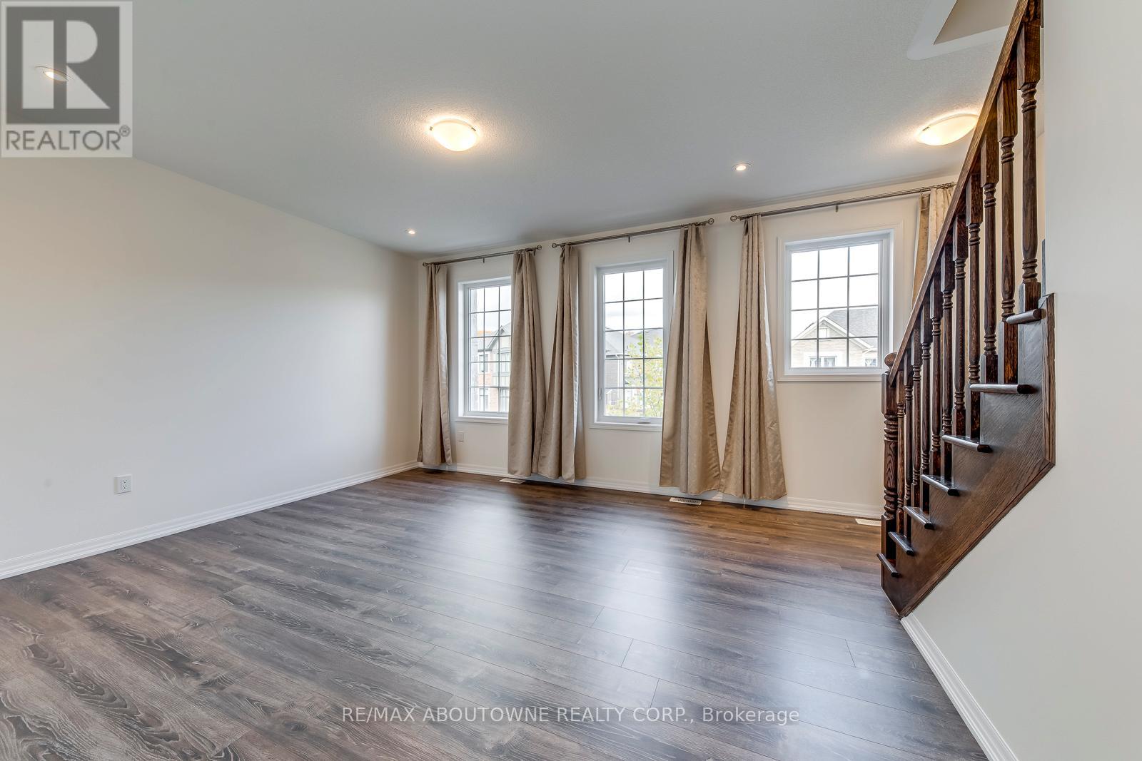 3338 Erasmum Street, Oakville, Ontario L6M 1S3 - Photo 26 - W12520330