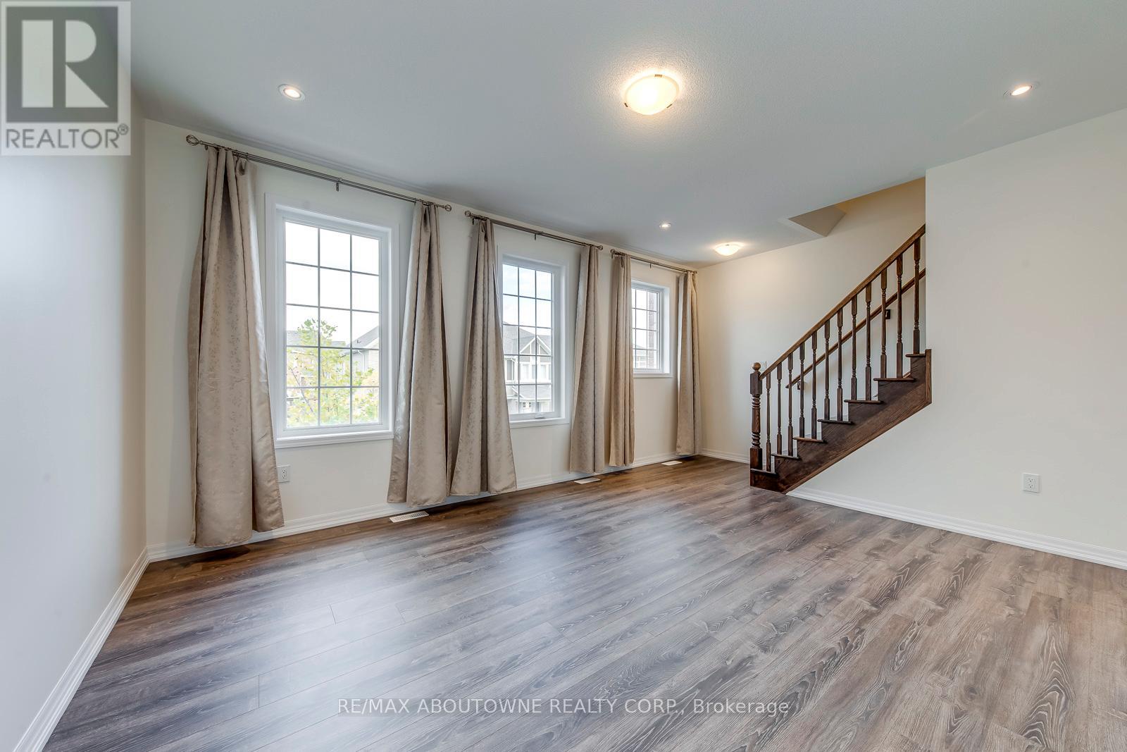 3338 Erasmum Street, Oakville, Ontario L6M 1S3 - Photo 31 - W12520330