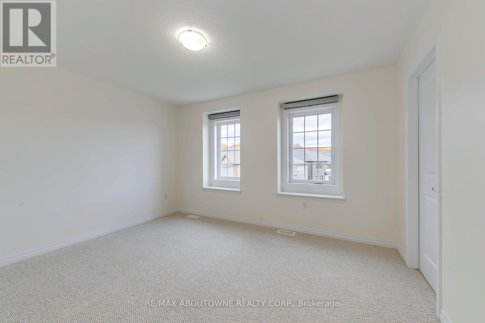 3338 Erasmum Street, Oakville, Ontario L6M 1S3 - Photo 36 - W12520330