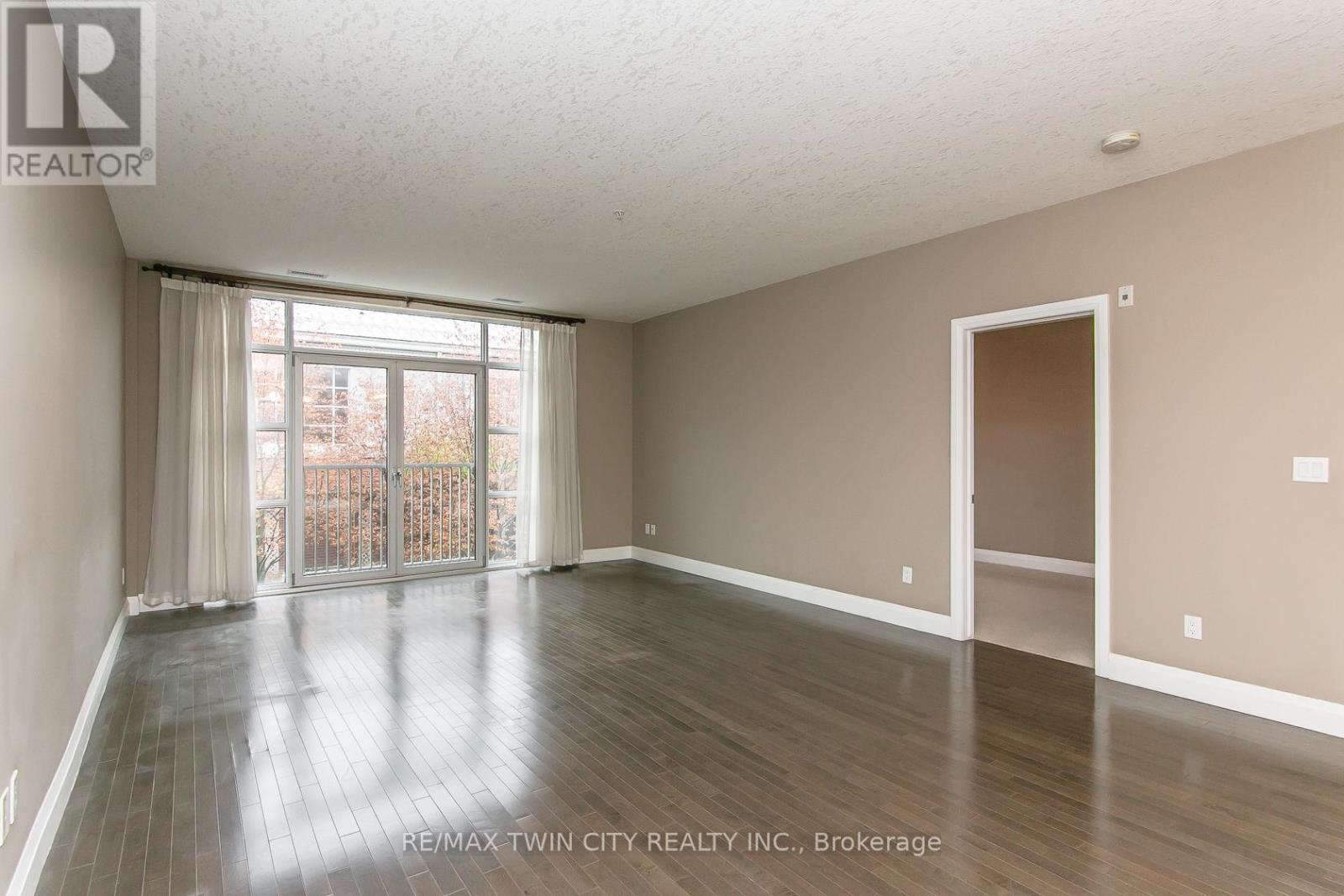 211 - 165 Duke Street E, Kitchener, Ontario  N2H 6T8 - Photo 13 - X12525336