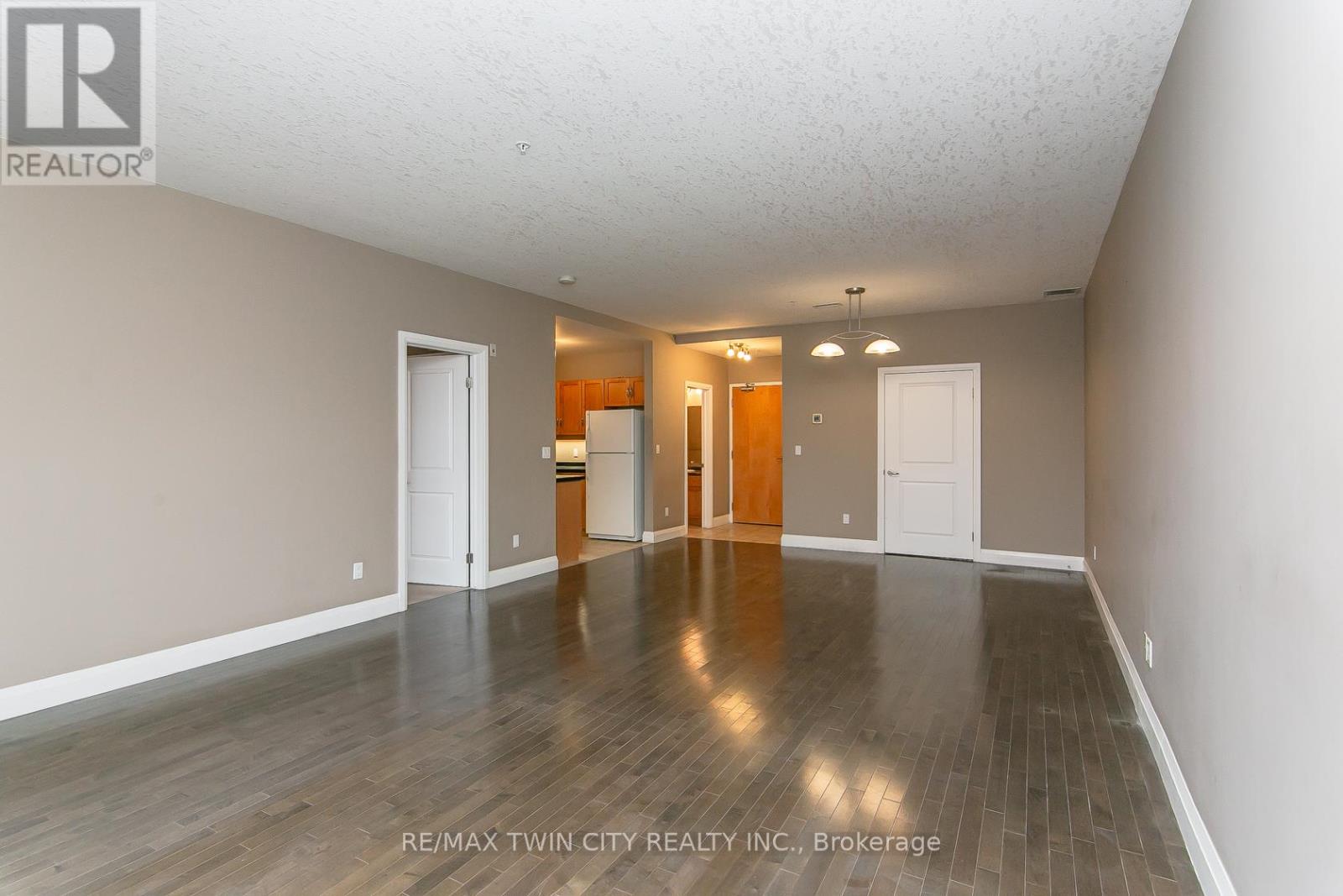 211 - 165 Duke Street E, Kitchener, Ontario  N2H 6T8 - Photo 15 - X12525336