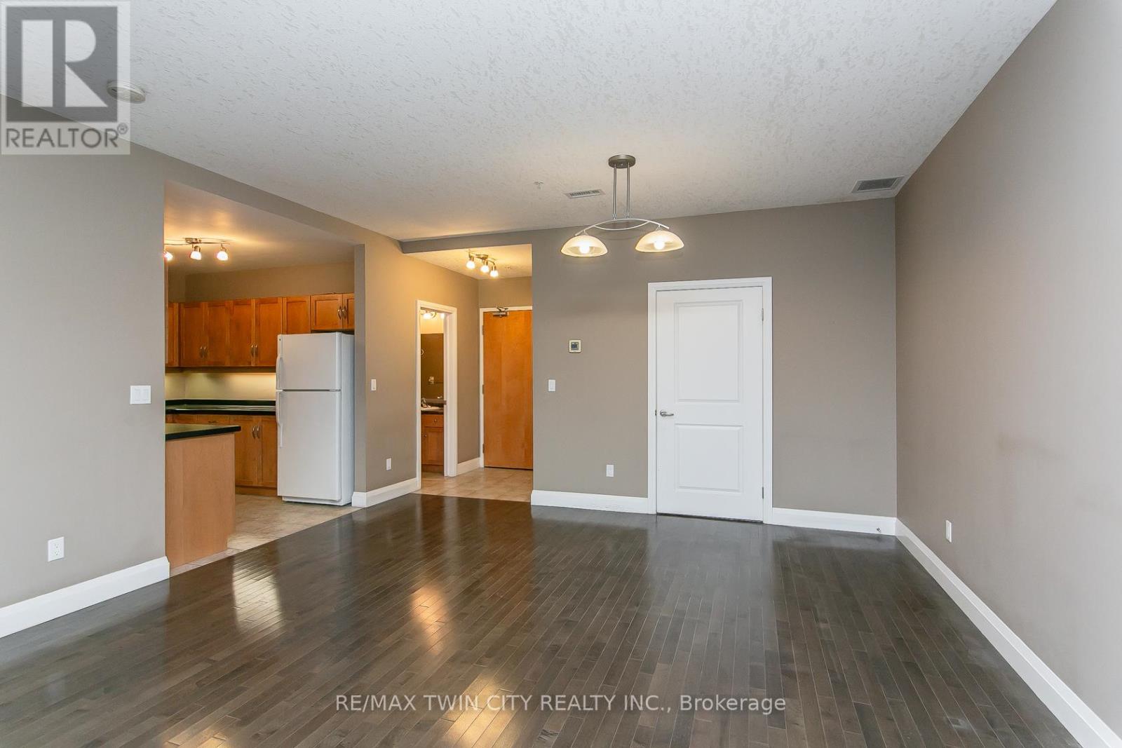 211 - 165 Duke Street E, Kitchener, Ontario  N2H 6T8 - Photo 16 - X12525336