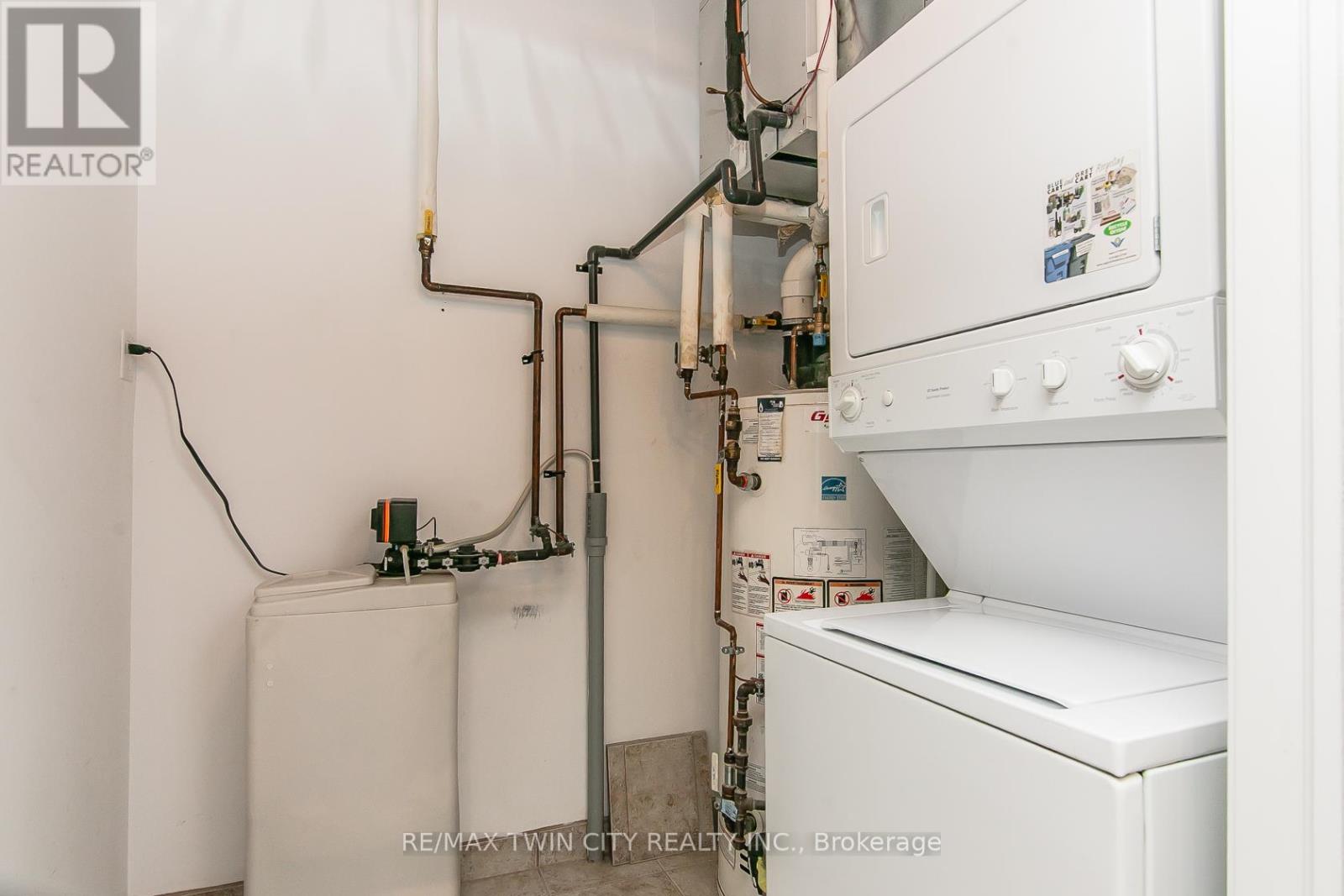 211 - 165 Duke Street E, Kitchener, Ontario  N2H 6T8 - Photo 33 - X12525336