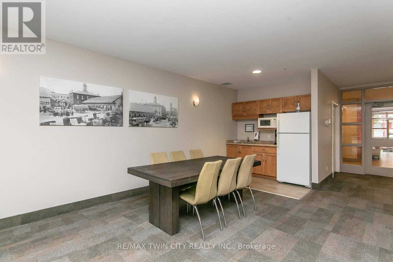 211 - 165 Duke Street E, Kitchener, Ontario  N2H 6T8 - Photo 39 - X12525336