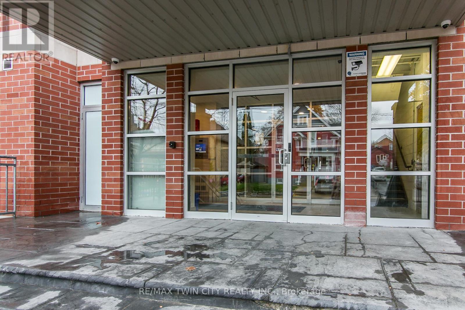 211 - 165 Duke Street E, Kitchener, Ontario  N2H 6T8 - Photo 5 - X12525336