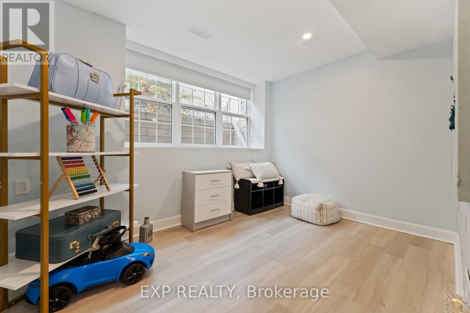 B - 1223 Kitchener Avenue, Ottawa, Ontario K1V 6W4 - Photo 8 - X12493784