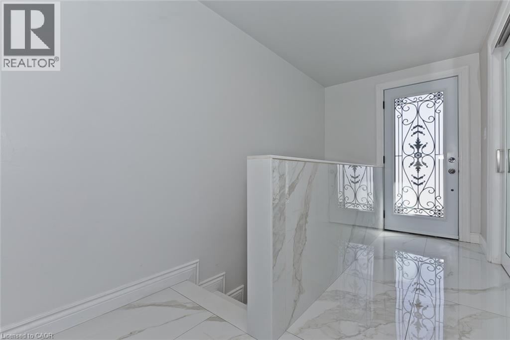 214 Ashford Drive, Barrie, Ontario  L4N 4H3 - Photo 5 - 40785125