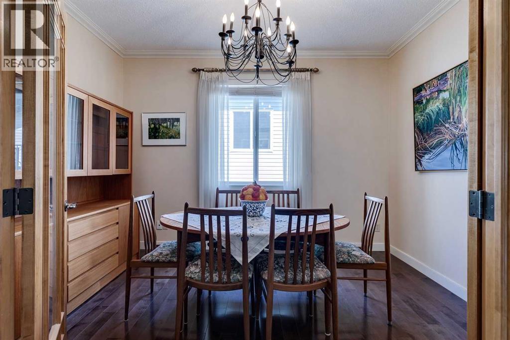 Property at 307 Crystal Green Rise image 5