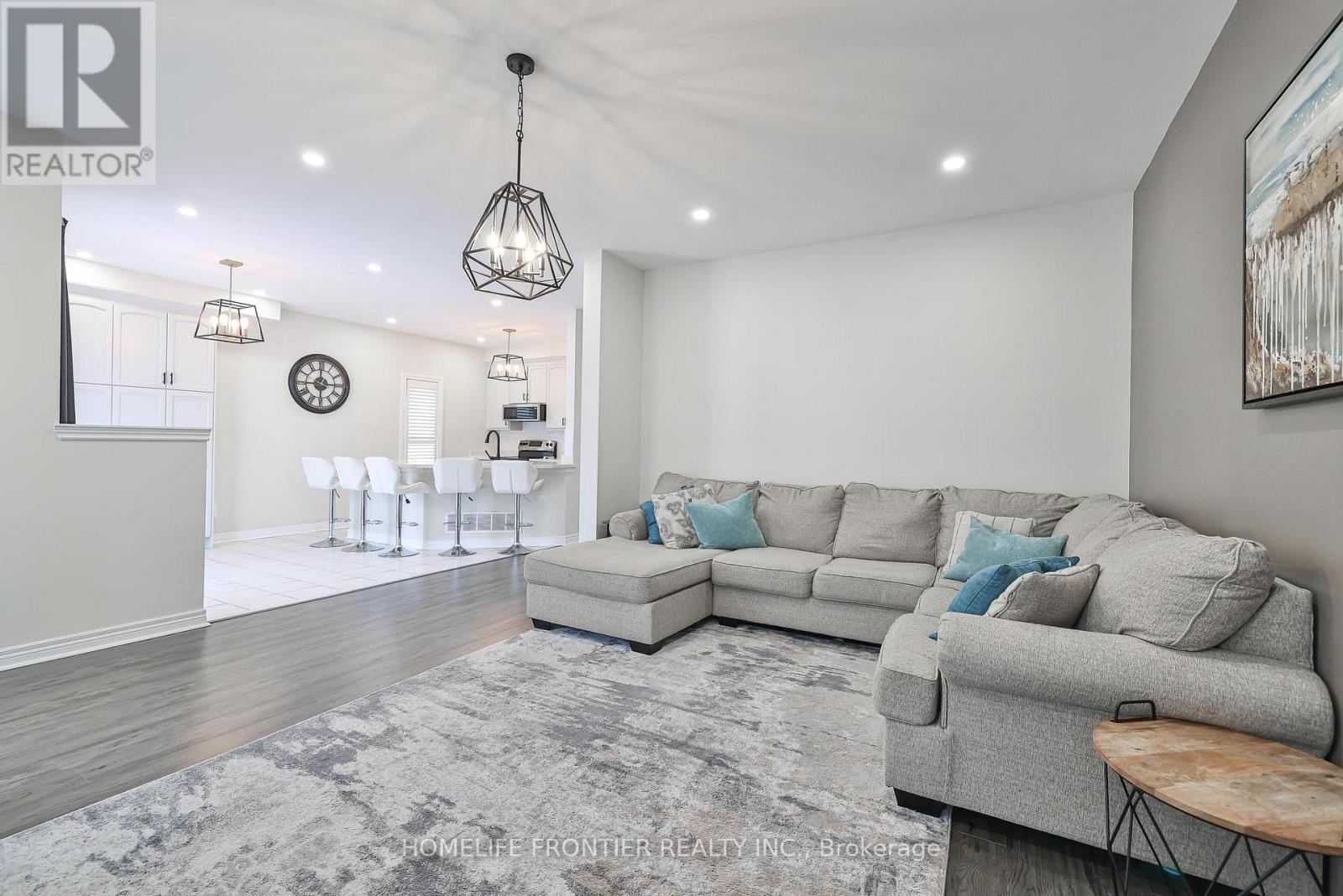 6 Raintree Crescent, Richmond Hill, Ontario L4E 3T5 - Photo 11 - N12171568