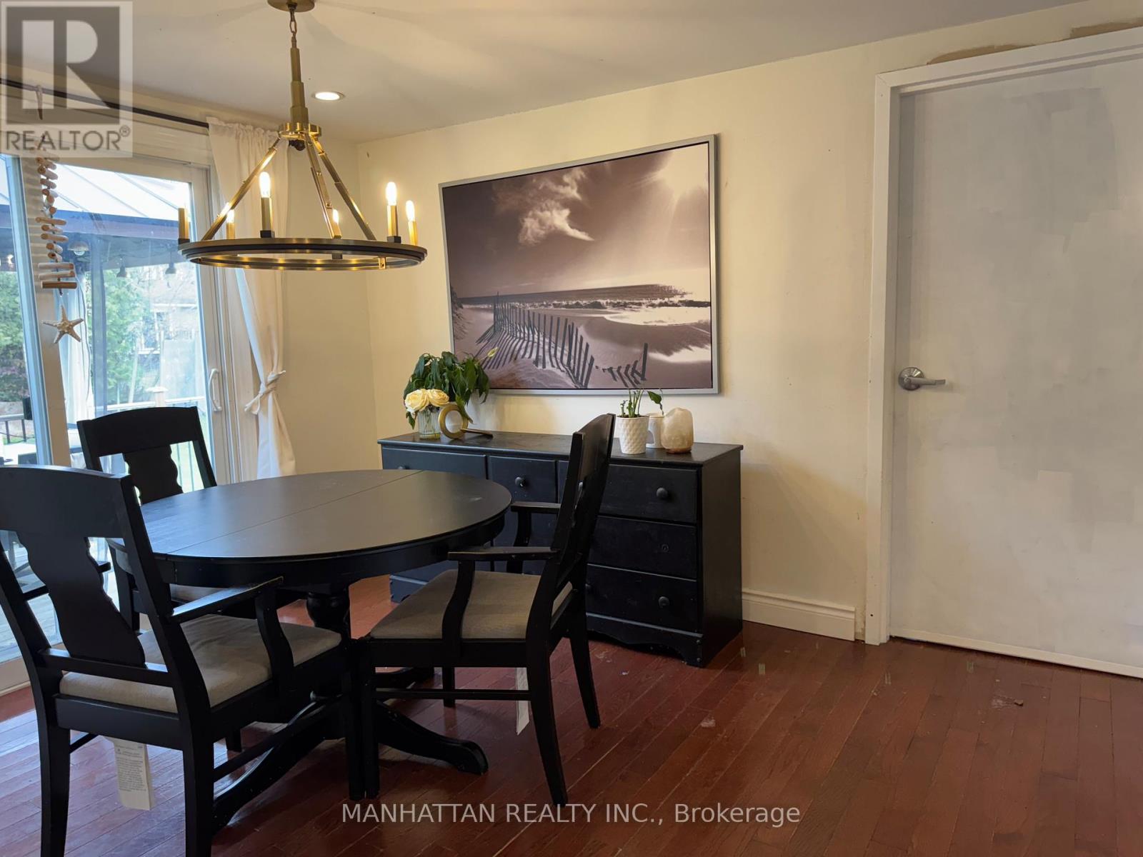 10 Victor Drive, Whitchurch-Stouffville, Ontario L4A 7X3 - Photo 11 - N12502852