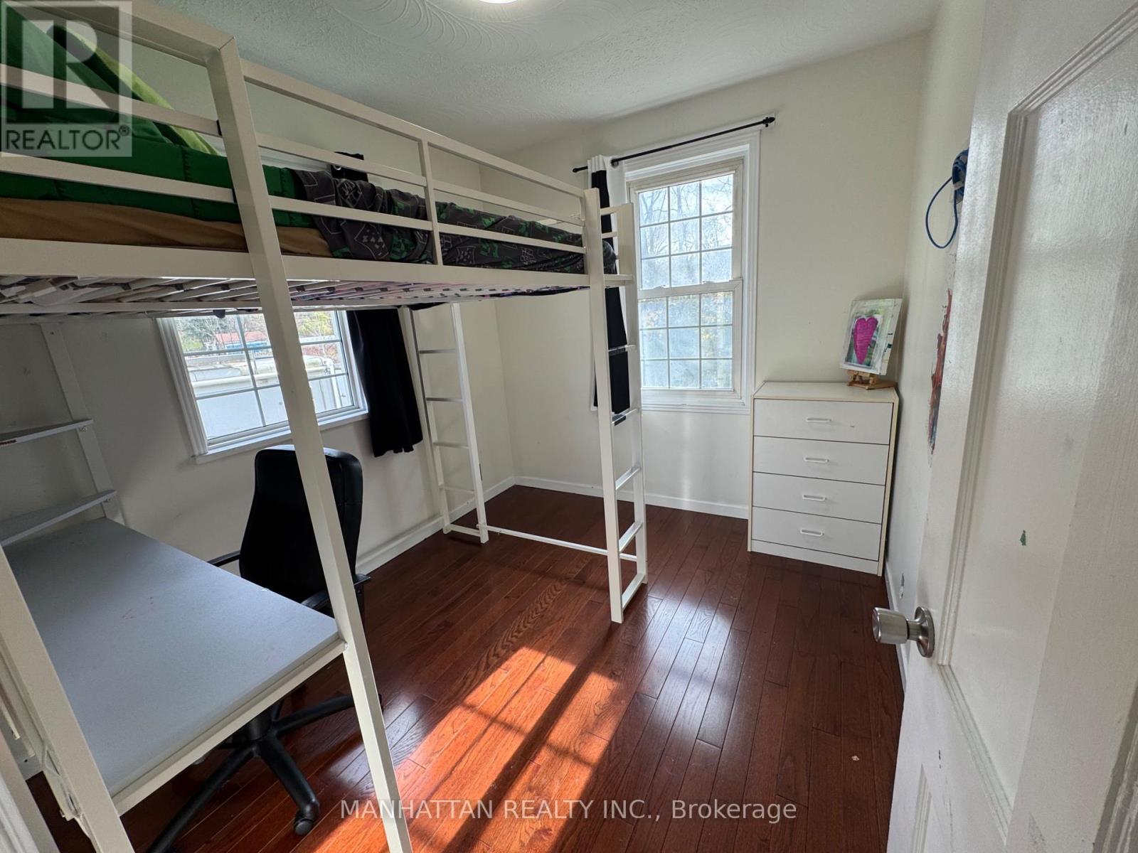 10 Victor Drive, Whitchurch-Stouffville, Ontario L4A 7X3 - Photo 15 - N12502852