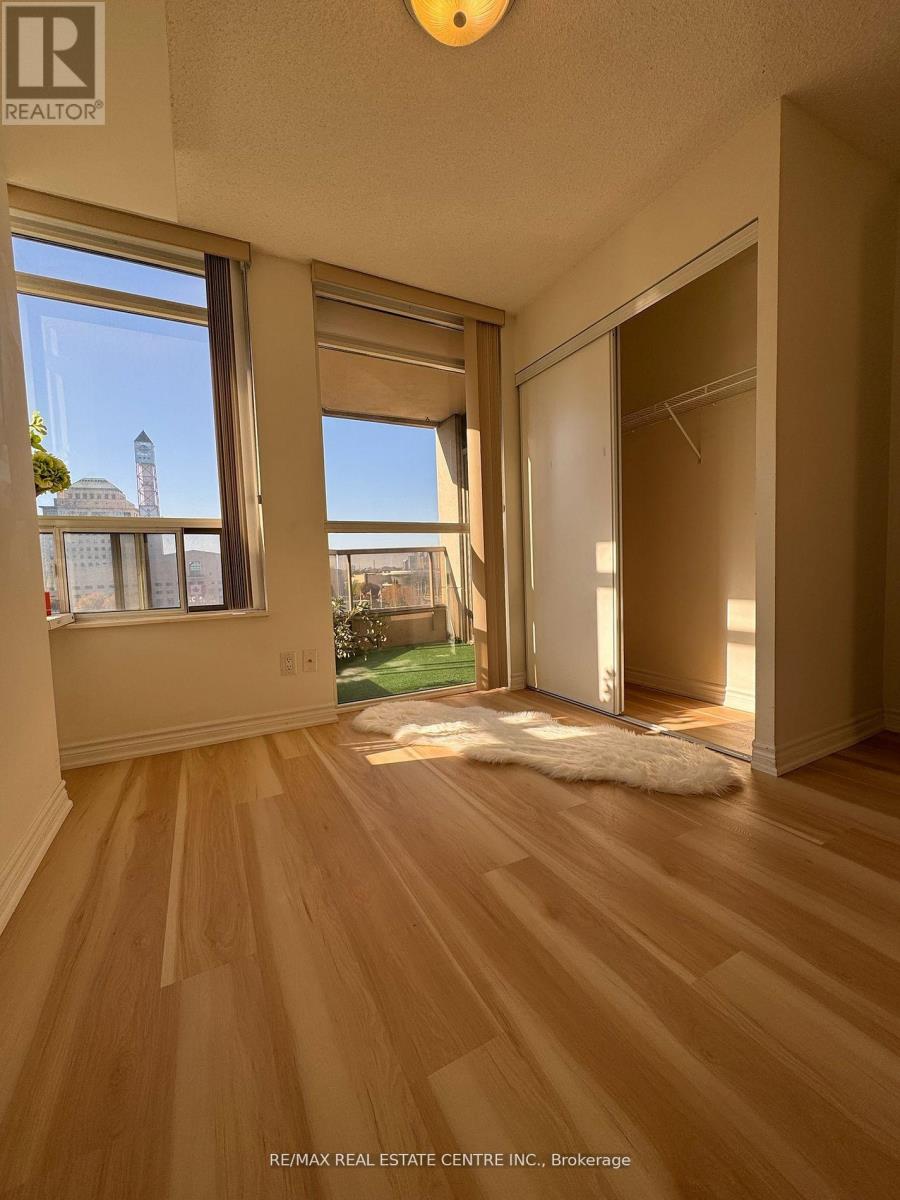 834 - 3888 Duke Of York Boulevard, Mississauga, Ontario L5C 1Z5 - Photo 18 - W12521658