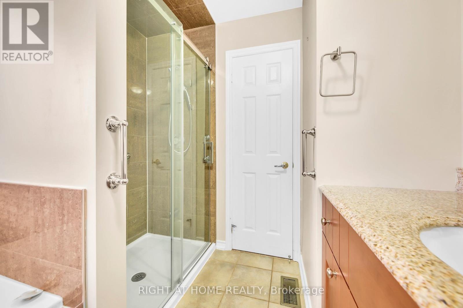 2069 Wilson Street, Innisfil, Ontario  L9S 4Y2 - Photo 12 - N12525418