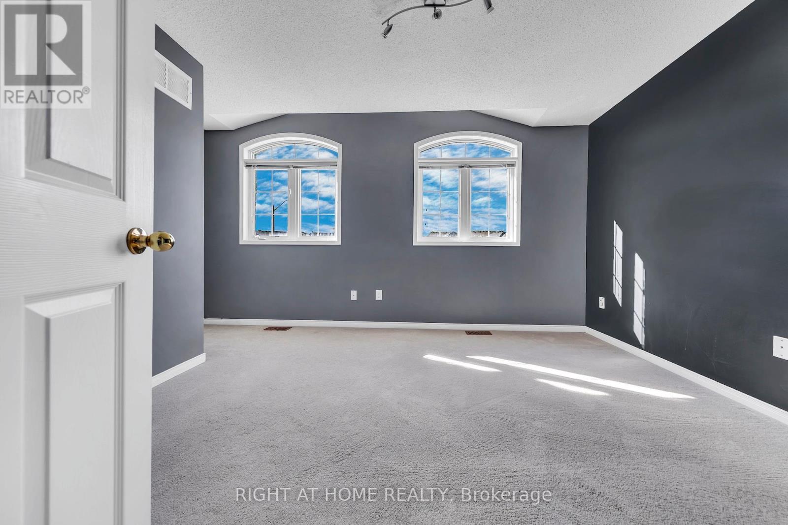 2069 Wilson Street, Innisfil, Ontario  L9S 4Y2 - Photo 27 - N12525418