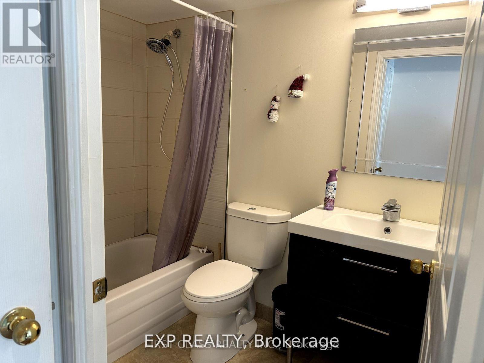 301 - 51 Baffin Crescent, Richmond Hill, Ontario  L4B 4P6 - Photo 11 - N12525458