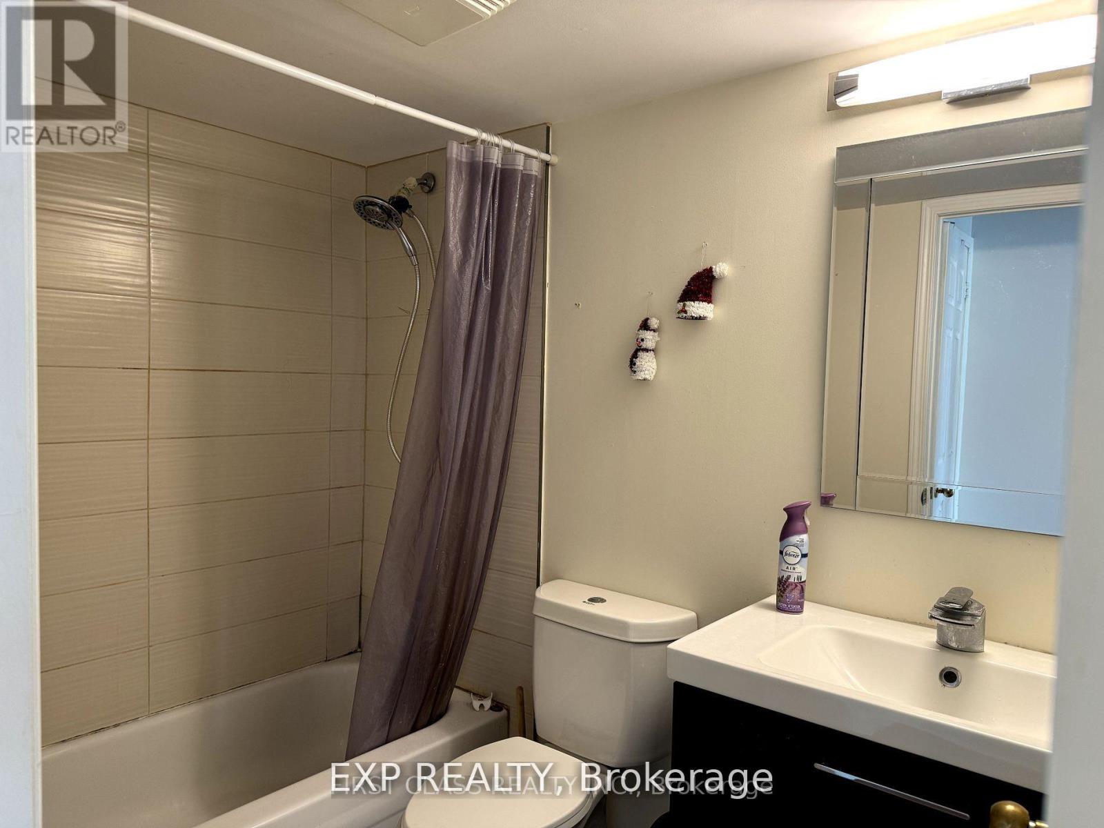 301 - 51 Baffin Crescent, Richmond Hill, Ontario  L4B 4P6 - Photo 12 - N12525458