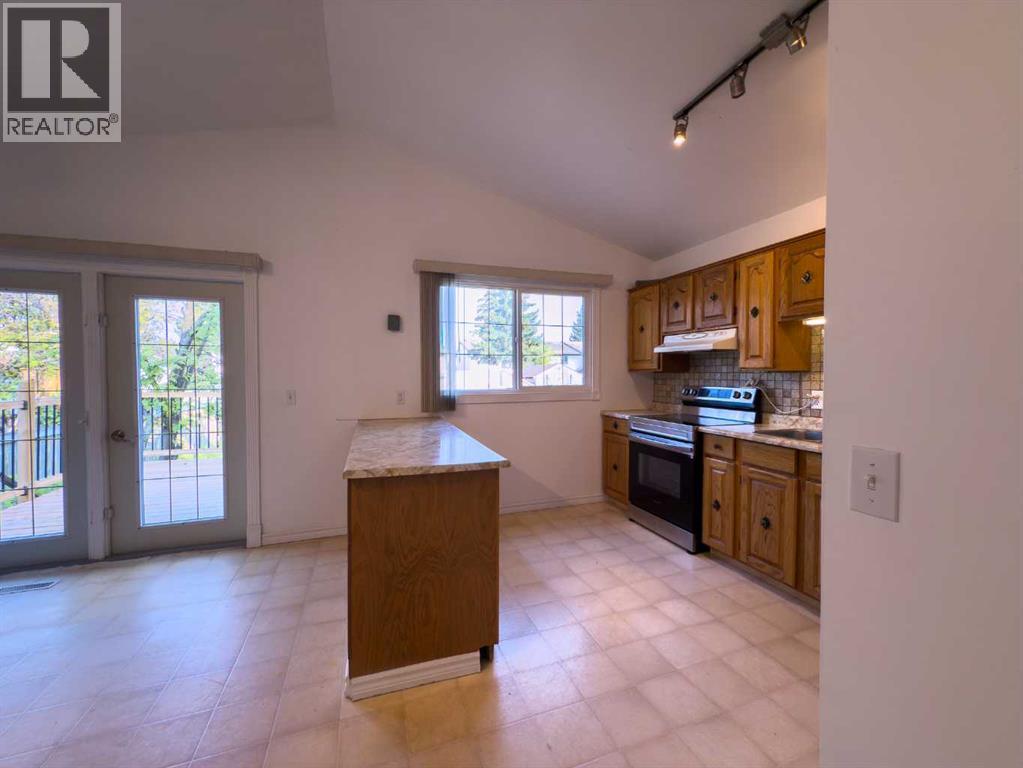 5723 55 Street, Rocky Mountain House, Alberta  T4T 1J7 - Photo 5 - A2255190