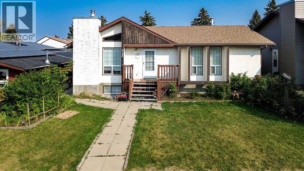 5723 55 Street, Rocky Mountain House, Alberta  T4T 1J7 - Photo 3 - A2255190
