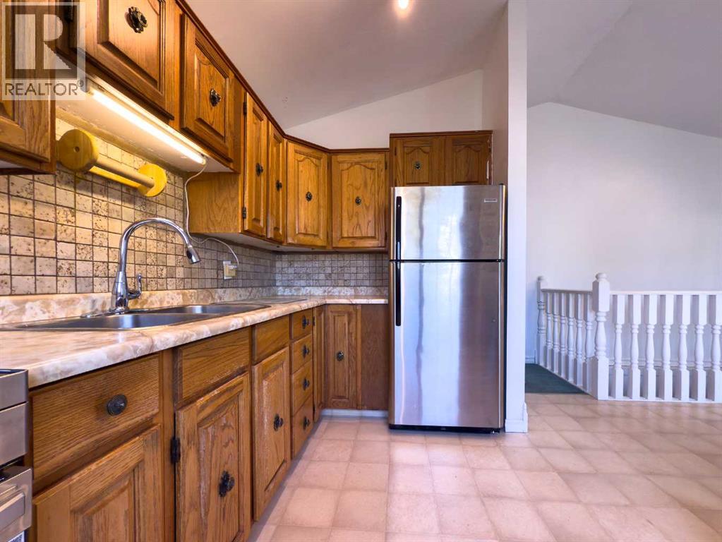 5723 55 Street, Rocky Mountain House, Alberta  T4T 1J7 - Photo 6 - A2255190