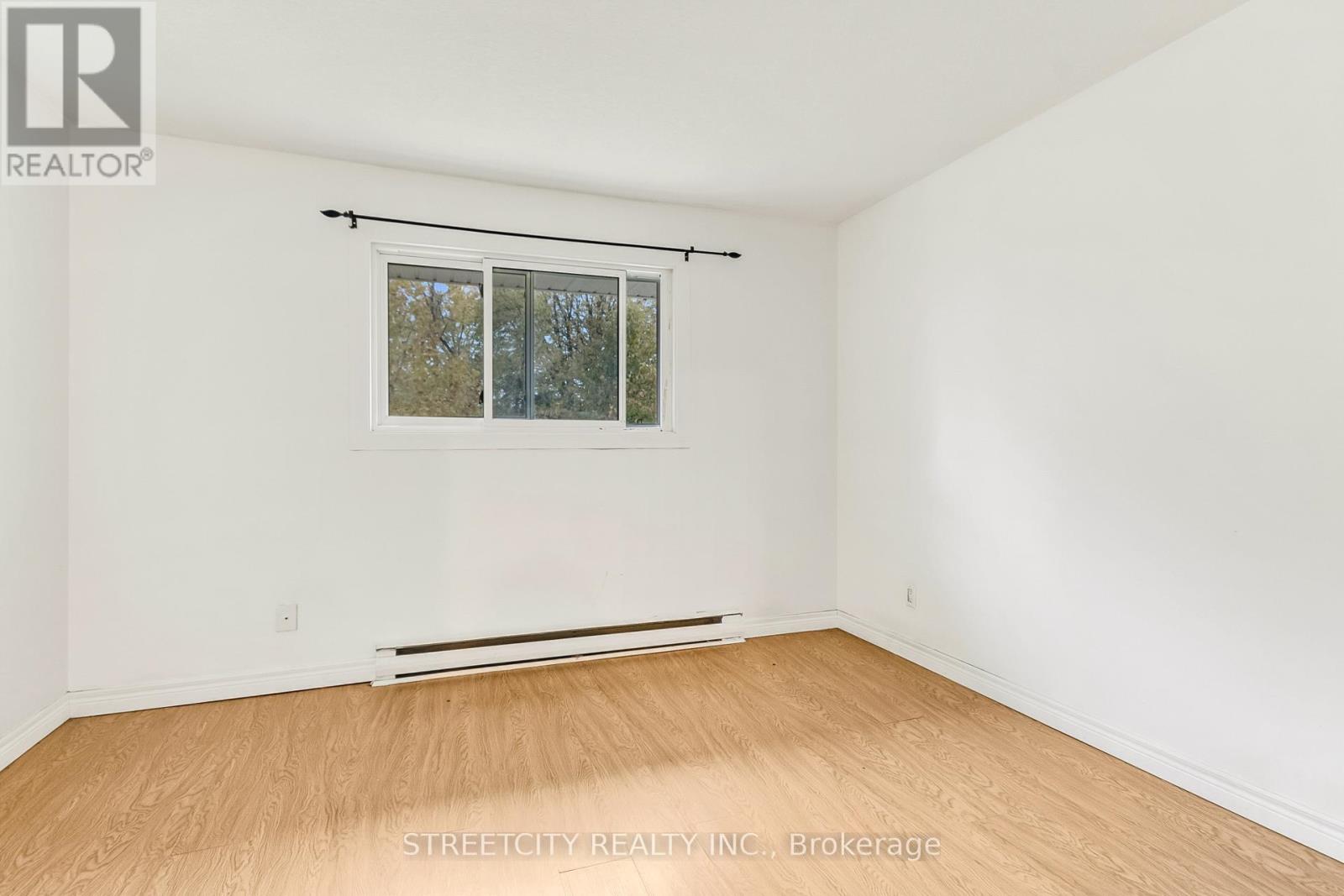 D - 71 Wellesley Crescent, London East, Ontario  N5V 1J6 - Photo 15 - X12525536