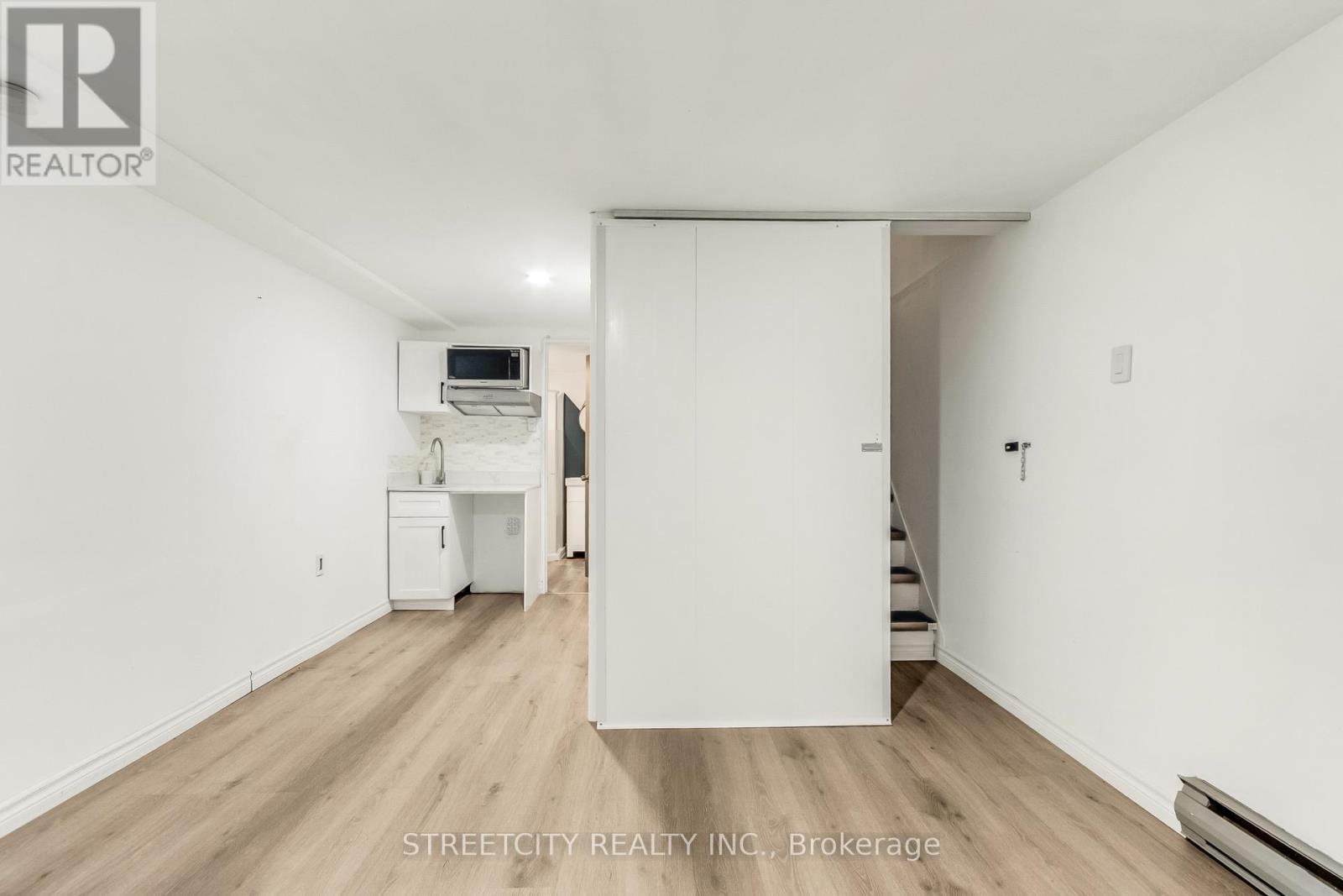 D - 71 Wellesley Crescent, London East, Ontario  N5V 1J6 - Photo 17 - X12525536