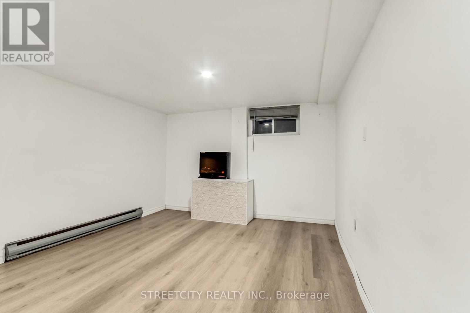 D - 71 Wellesley Crescent, London East, Ontario  N5V 1J6 - Photo 20 - X12525536