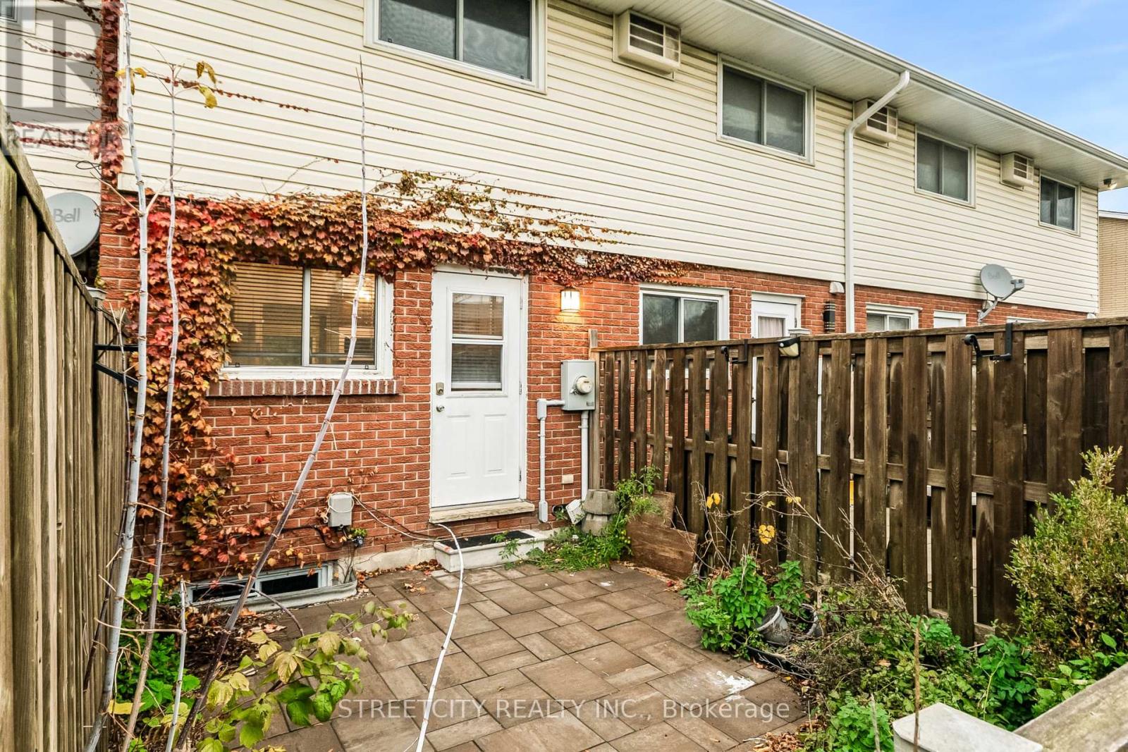 D - 71 Wellesley Crescent, London East, Ontario  N5V 1J6 - Photo 24 - X12525536