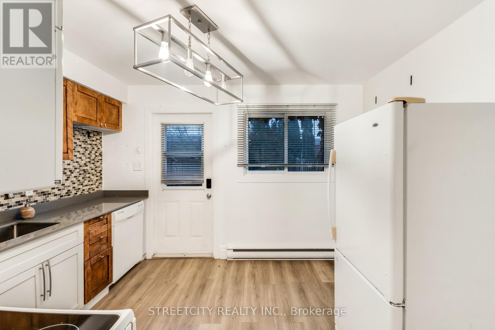 D - 71 Wellesley Crescent, London East, Ontario  N5V 1J6 - Photo 6 - X12525536