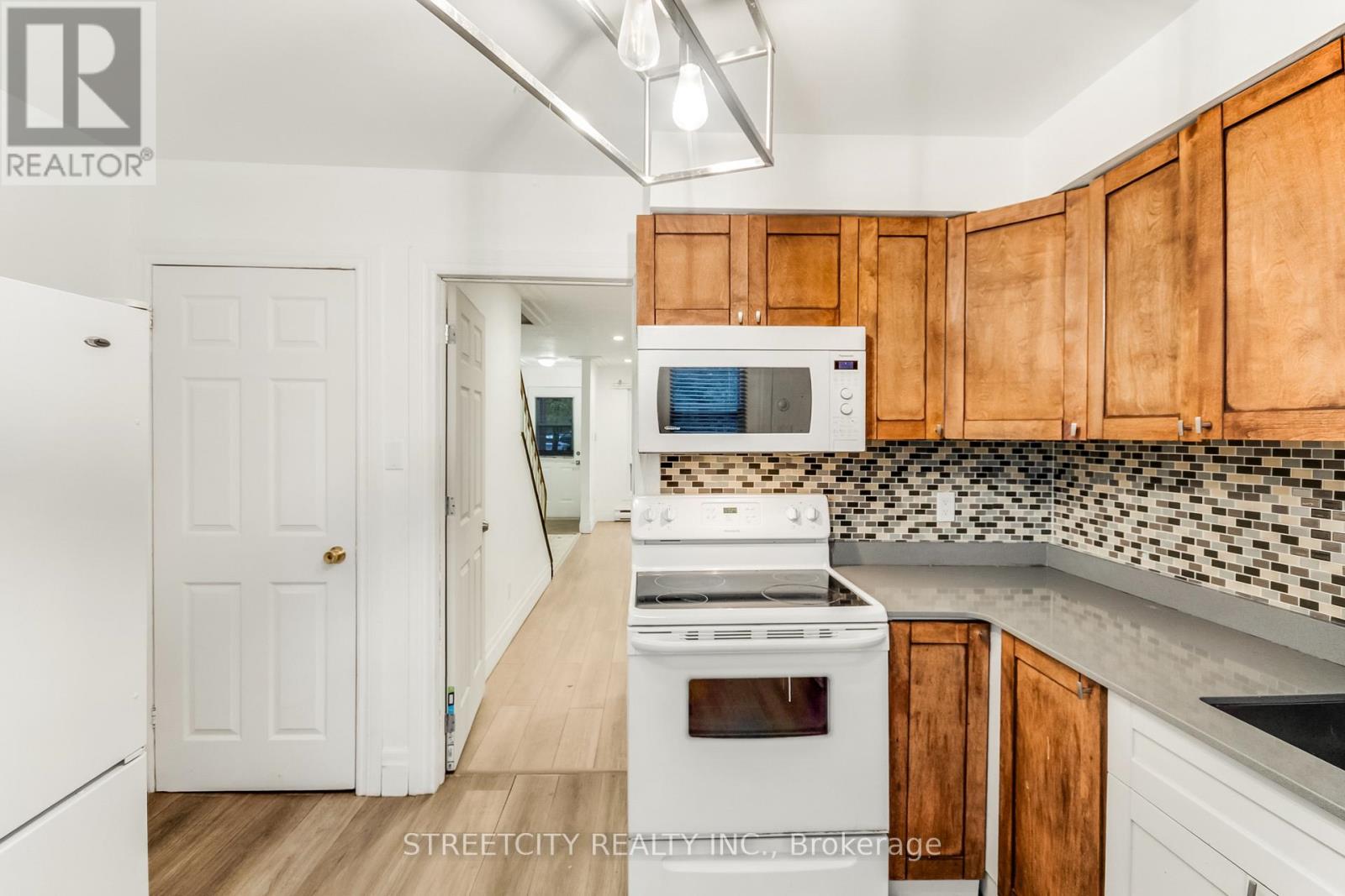 D - 71 Wellesley Crescent, London East, Ontario  N5V 1J6 - Photo 8 - X12525536