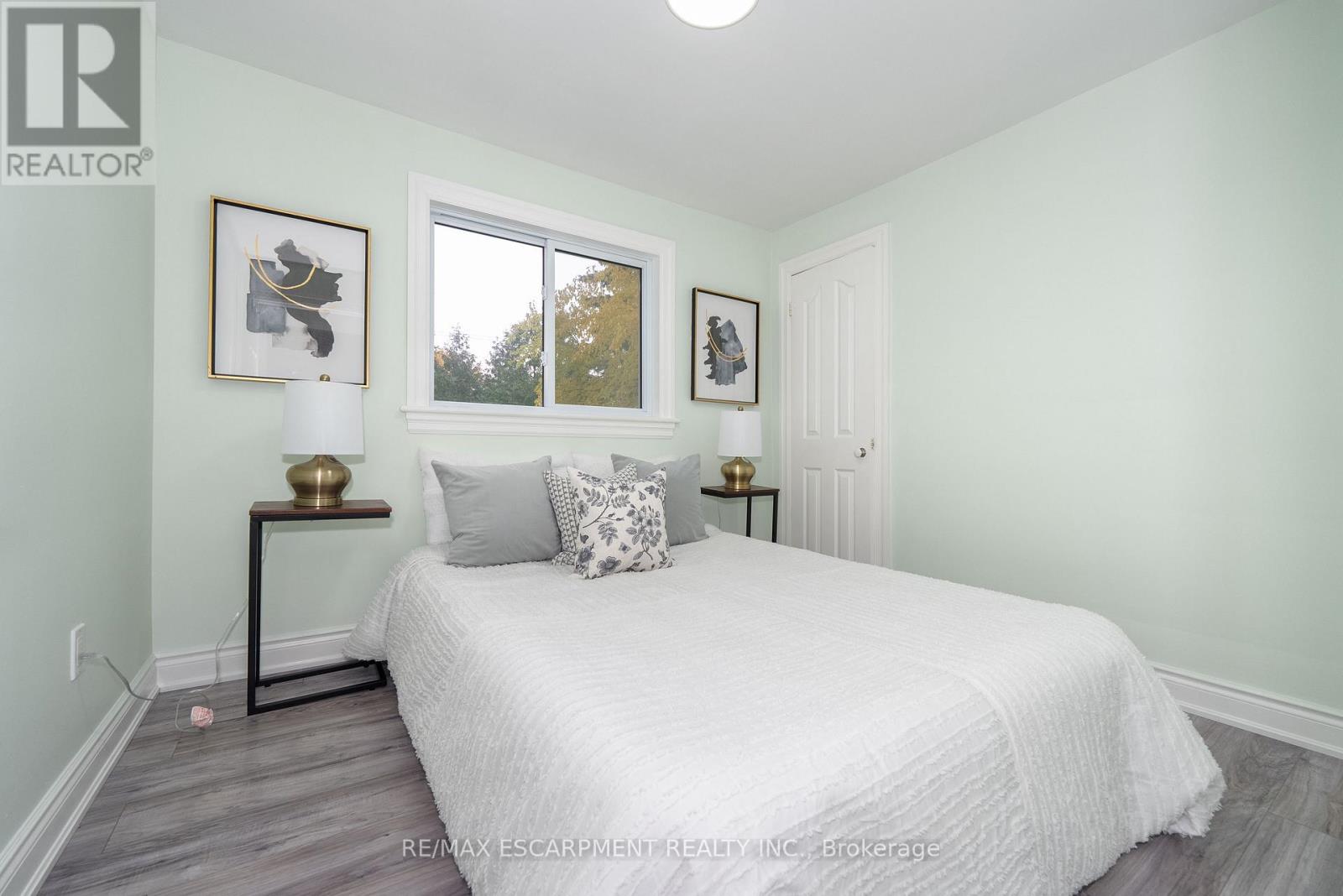 5433 Spruce Avenue, Burlington, Ontario  L7L 1N8 - Photo 19 - W12525416