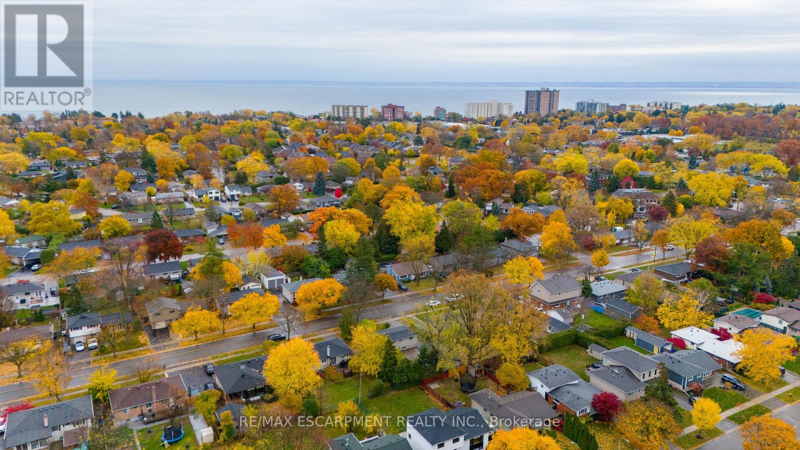 5433 Spruce Avenue, Burlington, Ontario  L7L 1N8 - Photo 7 - W12525416