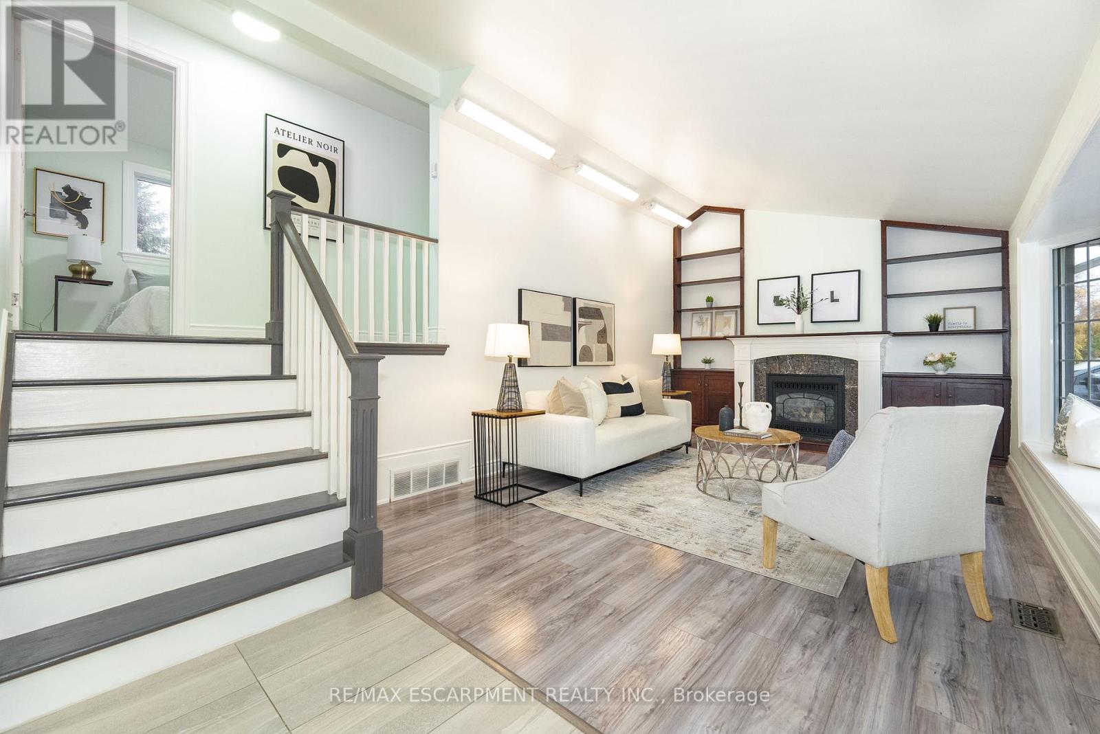 5433 Spruce Avenue, Burlington, Ontario  L7L 1N8 - Photo 9 - W12525416