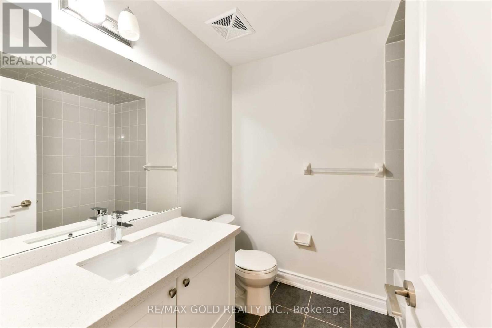 212 - 263 Georgian Drive, Oakville, Ontario  L6H 0L2 - Photo 18 - W12525422