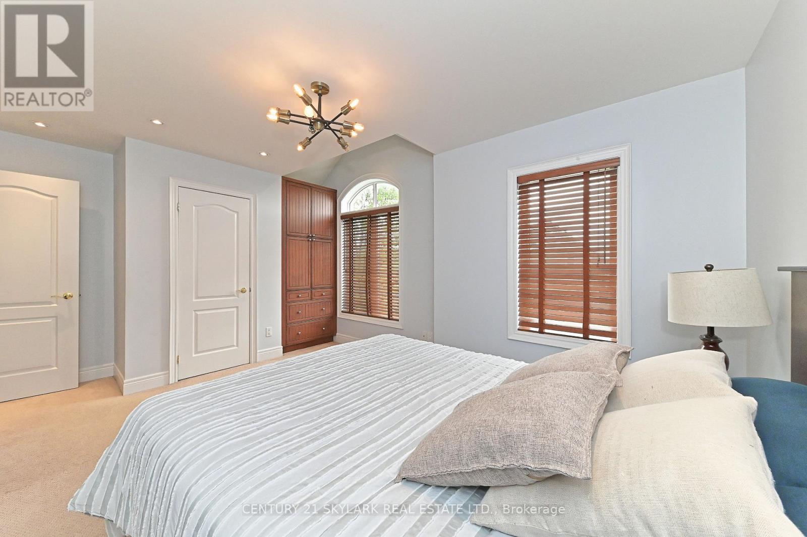 185 Don Minaker Drive, Brampton, Ontario L6P 2V1 - Photo 25 - W12525426