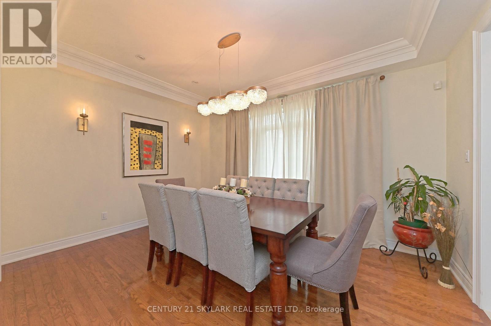 185 Don Minaker Drive, Brampton, Ontario L6P 2V1 - Photo 7 - W12525426