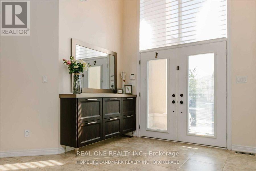 2339 Millstone Drive, Oakville, Ontario  L6M 0H1 - Photo 2 - W12525430