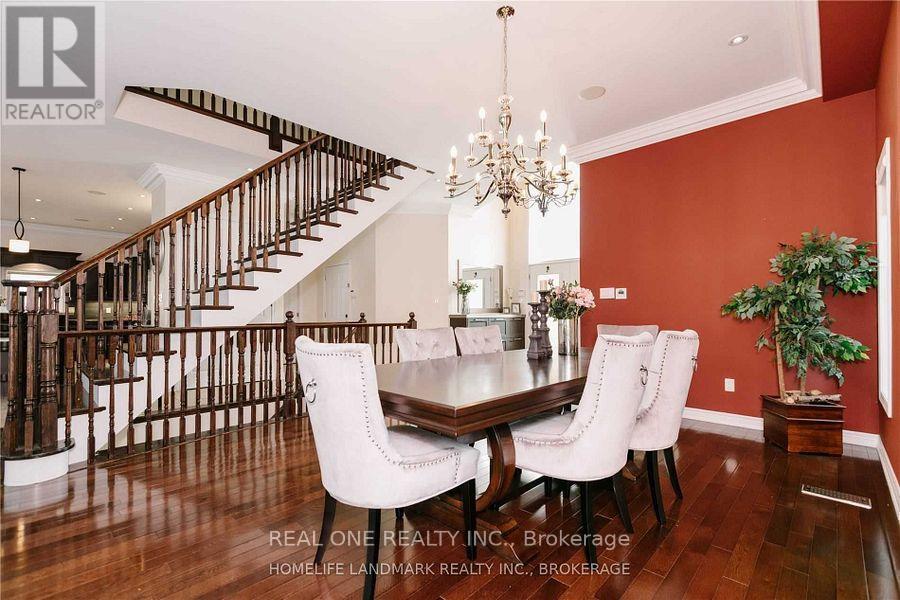 2339 Millstone Drive, Oakville, Ontario  L6M 0H1 - Photo 6 - W12525430