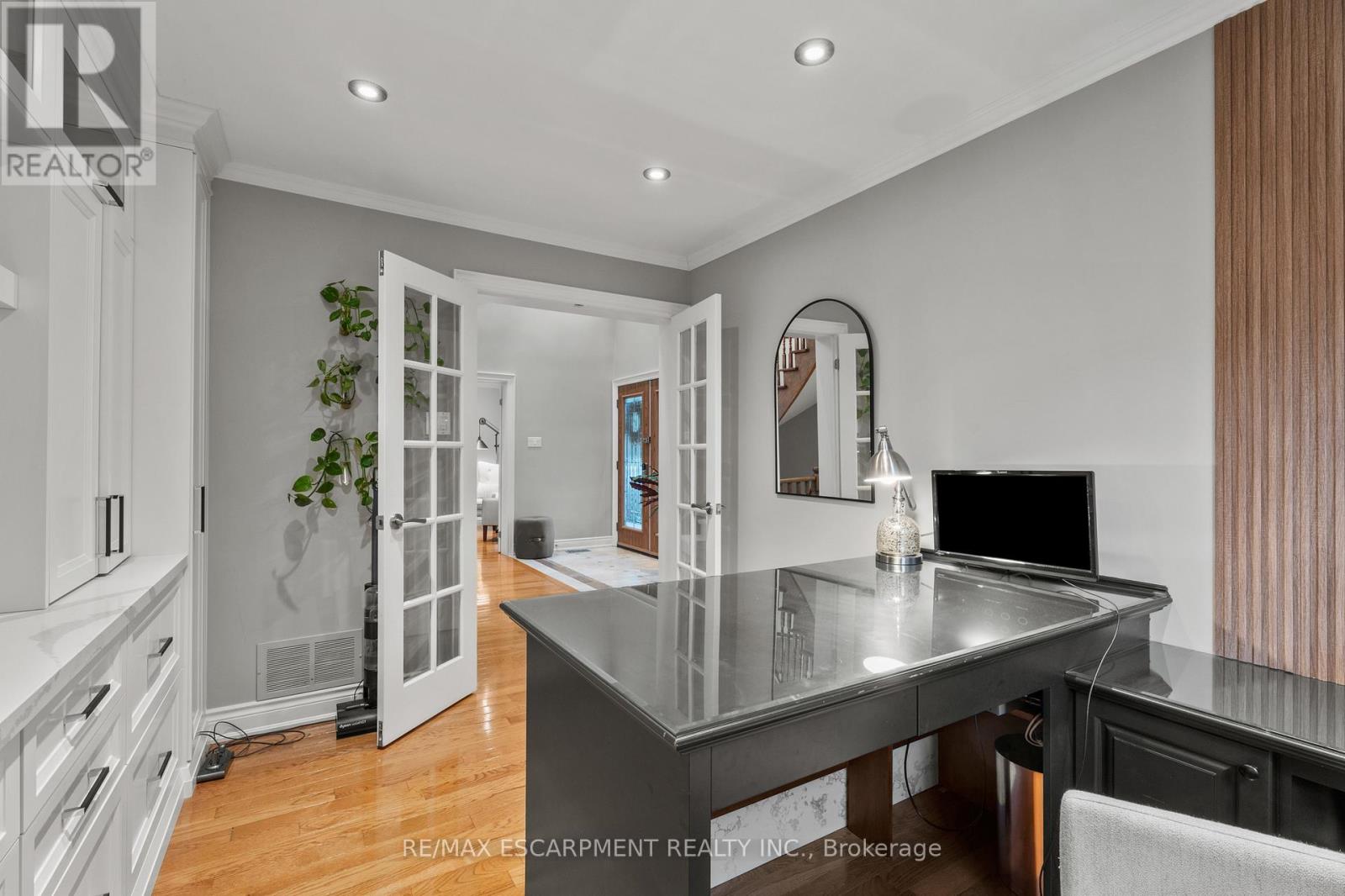 1759 Featherston Court, Mississauga, Ontario  L5L 3E2 - Photo 16 - W12525436