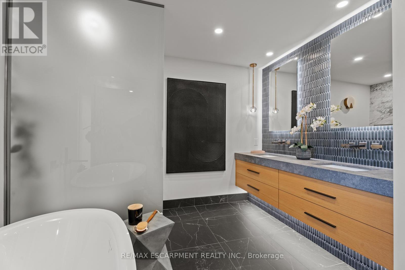 1759 Featherston Court, Mississauga, Ontario  L5L 3E2 - Photo 24 - W12525436