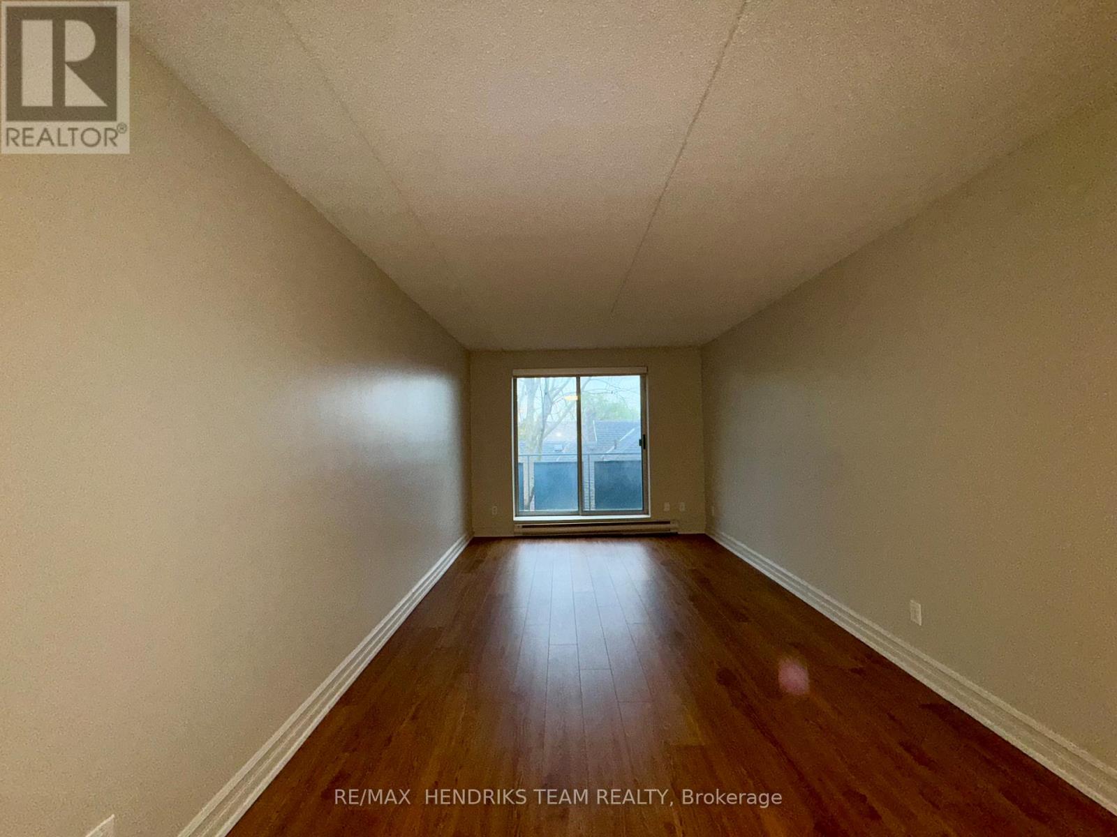 B304 - 16 Capner Street, St. Catharines, Ontario L2P 3X4 - Photo 5 - X12525542