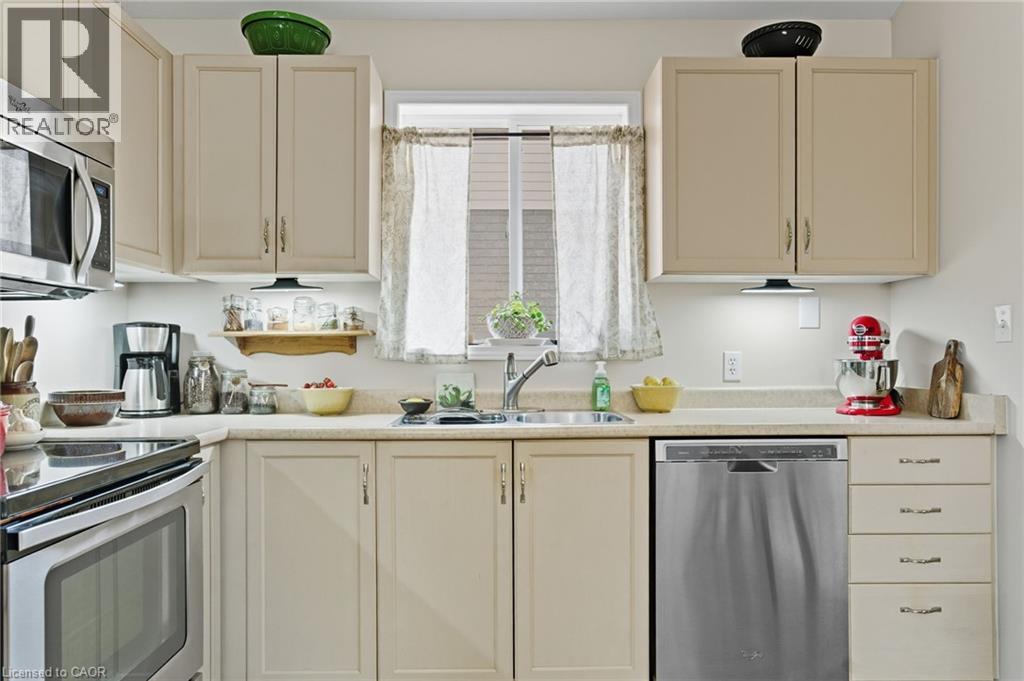 20 Diamond Court, Hamilton, Ontario  L9C 7V5 - Photo 11 - 40769466